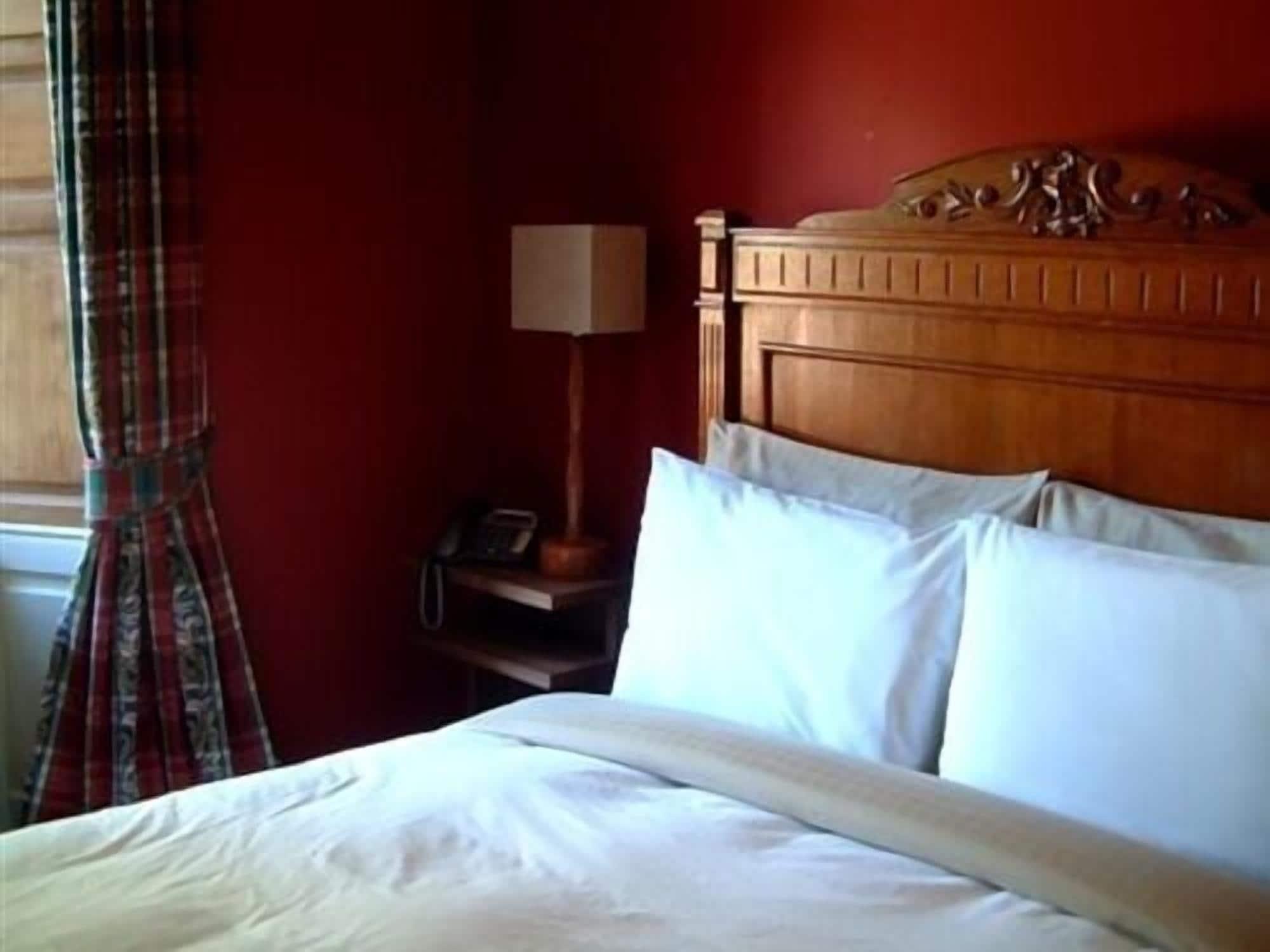 Ashtree House Hotel, Glasgow Airport & Пейсли Номер фото